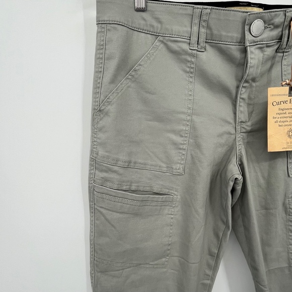 NWT Democracy Ab Technology Cropped Cargo Pants, size 14 Taupe Khaki - Picture 4 of 8
